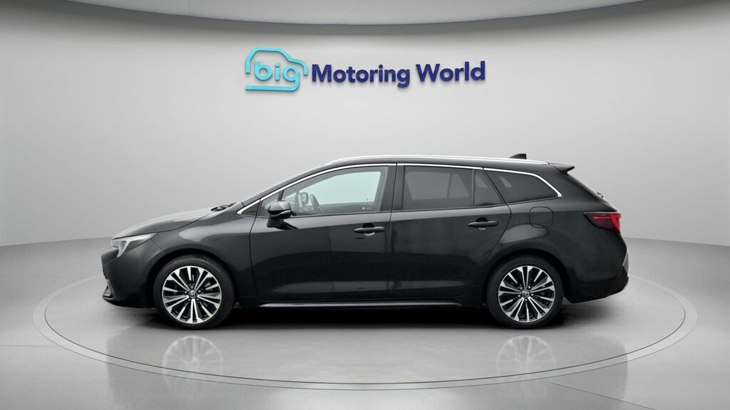 Toyota Corolla Design Black #4