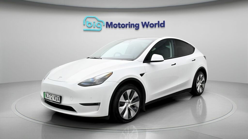 Tesla Model Y Long Range NJ72VDX White #3