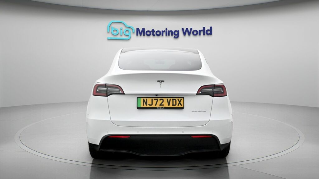 Tesla Model Y Long Range NJ72VDX White #6
