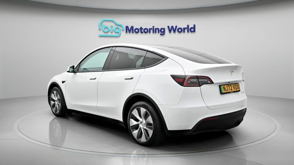 Tesla Model Y Long Range NJ72VDX White #5