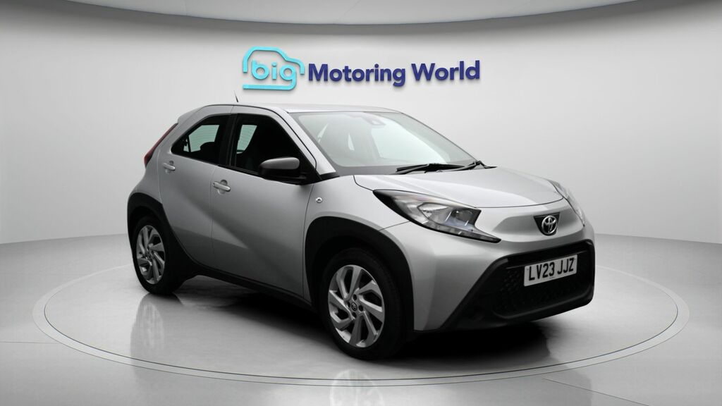 Toyota Aygo X Pure Silver
