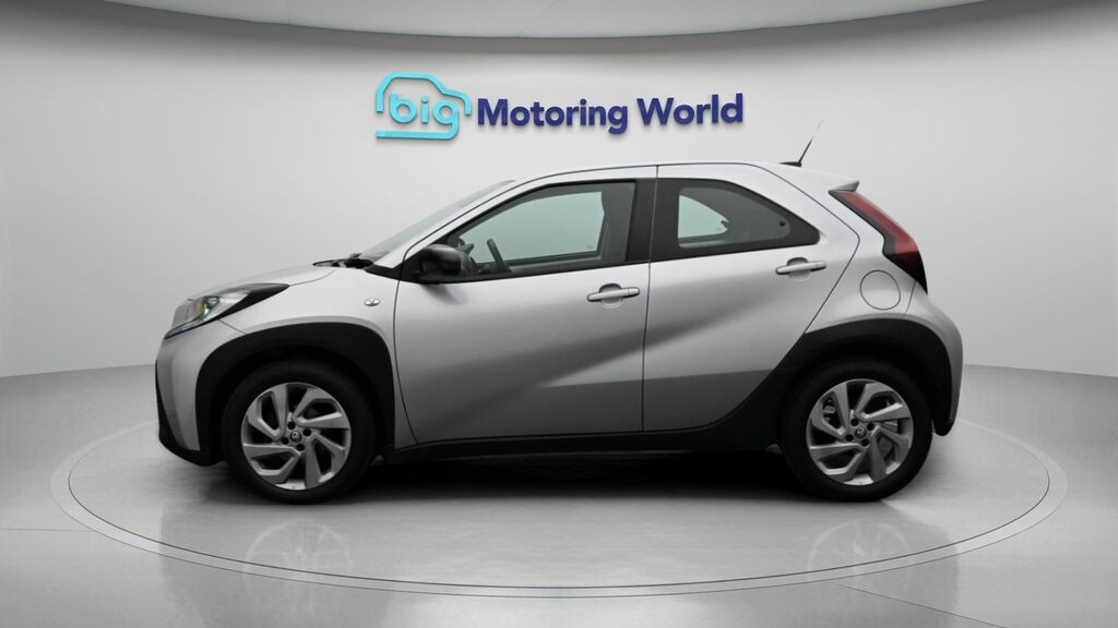 Toyota Aygo X Pure Silver #4