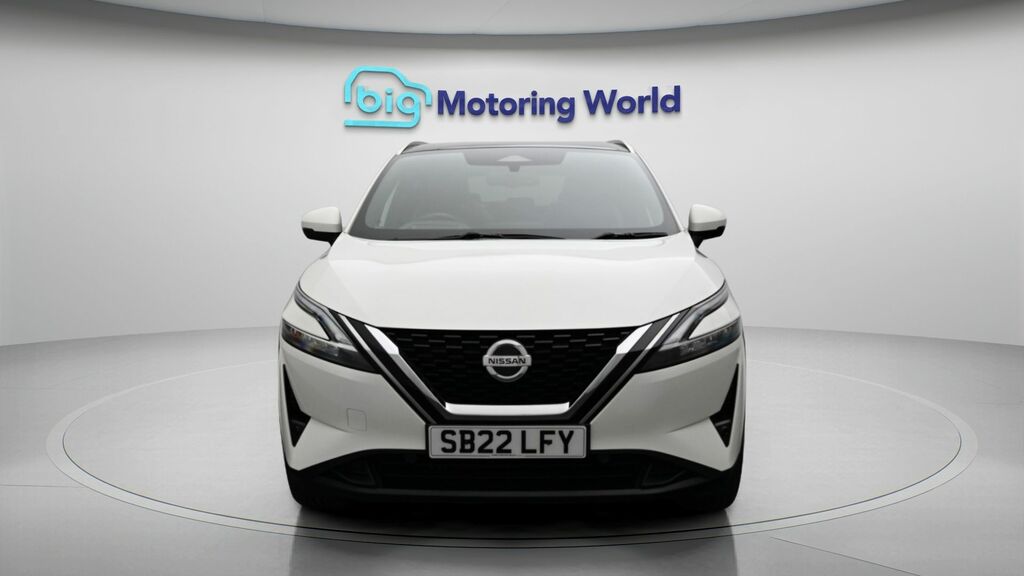 Nissan Qashqai Tekna SB22LFY White #2