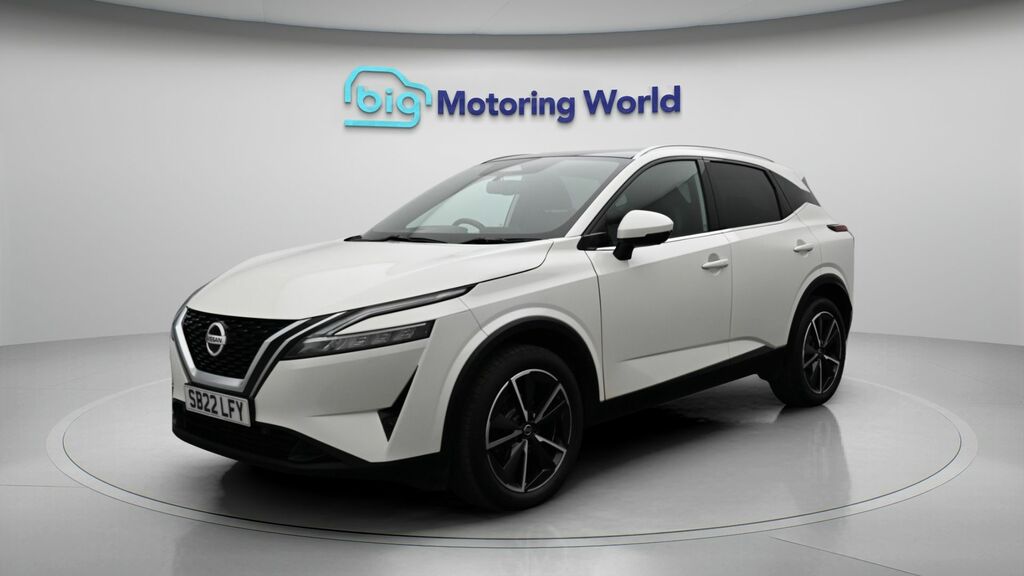 Nissan Qashqai Tekna SB22LFY White #3