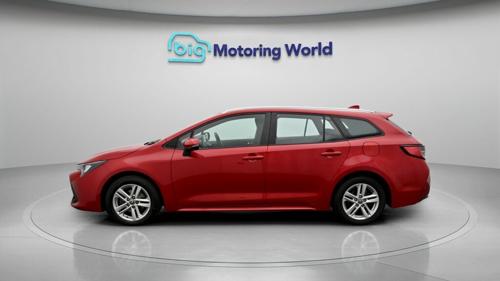 Toyota Corolla Icon Tech RO72SWN Red #4