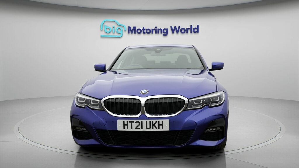 BMW 3 Series M Sport HT21UKH Blue #2