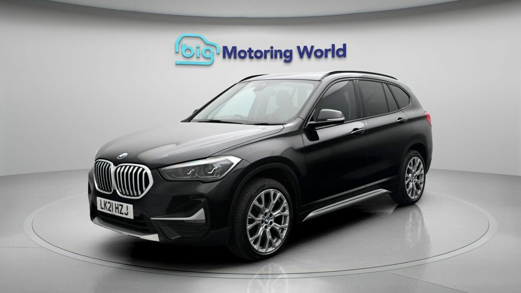 BMW X1 Xline Black #3