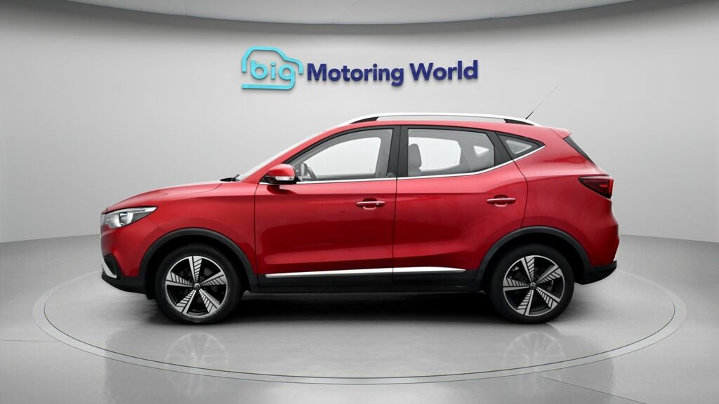 MG ZS Exclusive Red #4