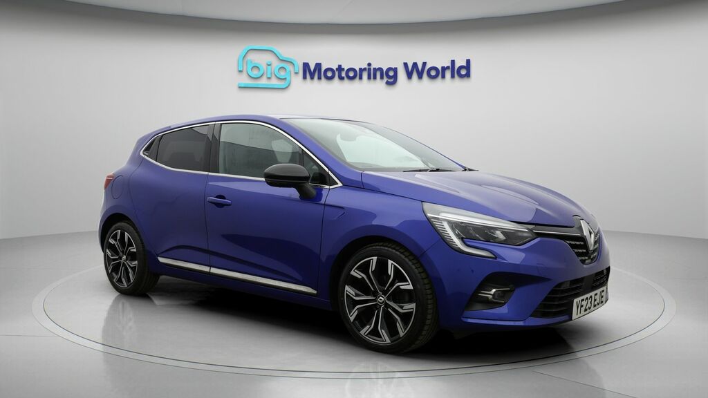 Renault Clio Techno Blue