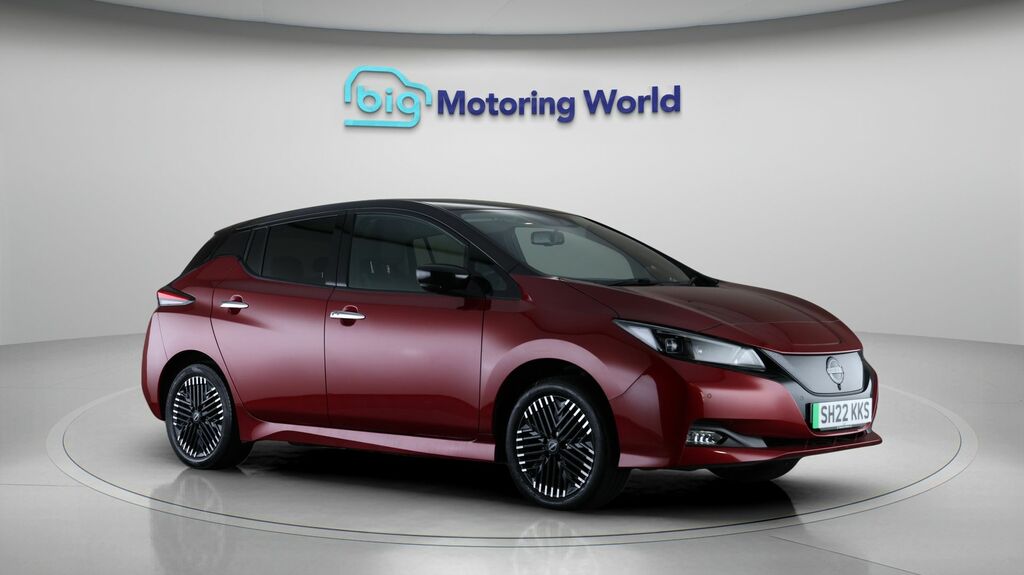 Nissan Leaf E Tekna SH22KKS Red