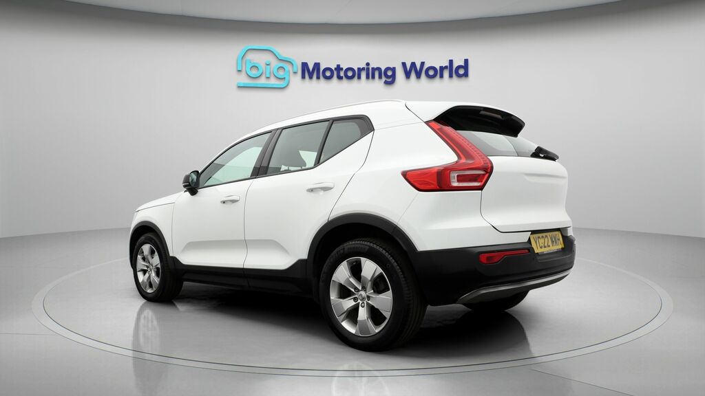 Volvo XC40 Momentum White #5