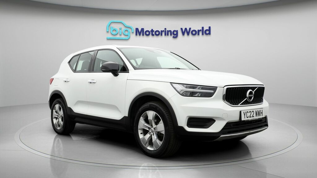 Volvo XC40 Momentum White