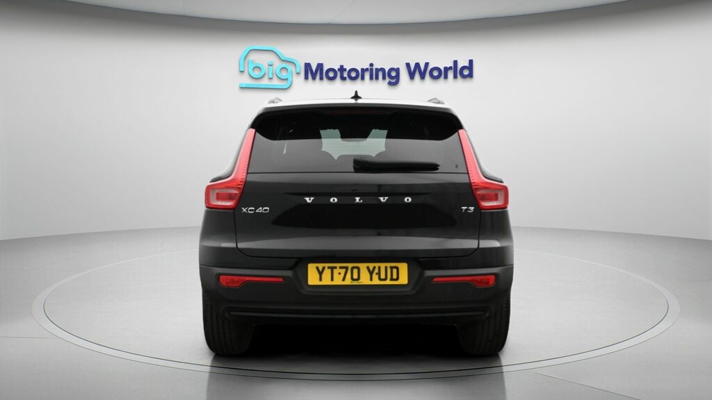 Volvo XC40 R-design YT70YUD Black #6