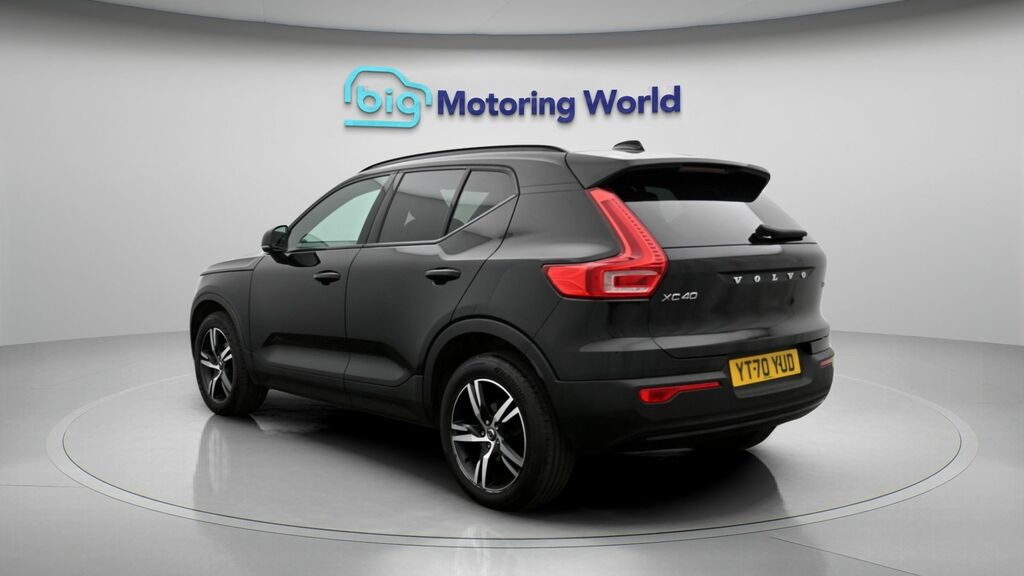 Volvo XC40 R-design YT70YUD Black #5