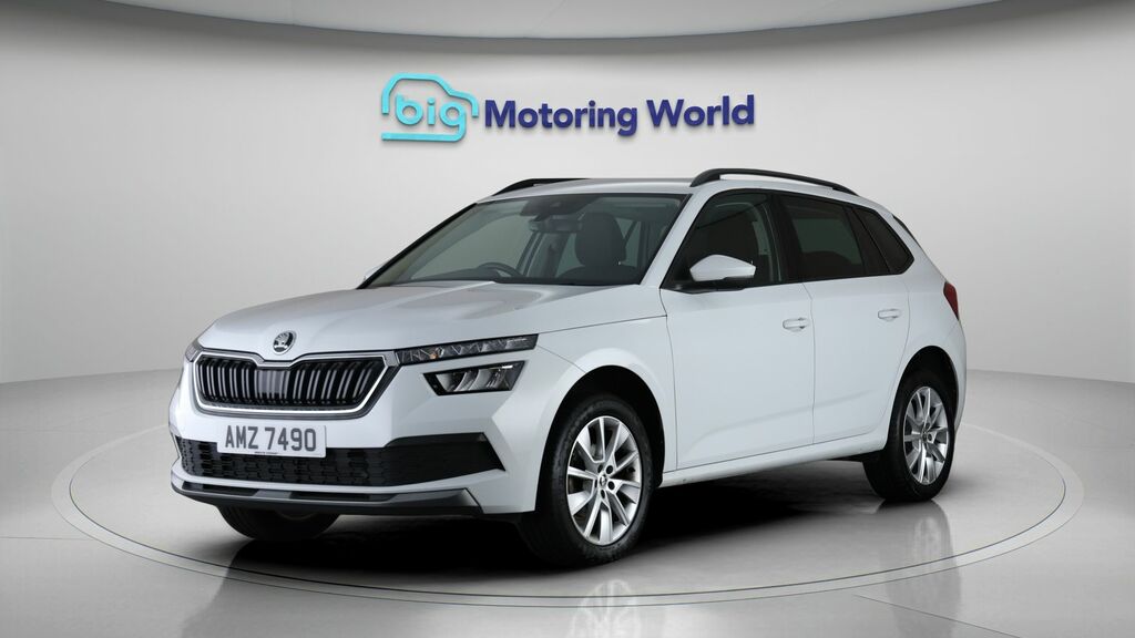 Skoda Kamiq Se Drive AMZ7490 White #3