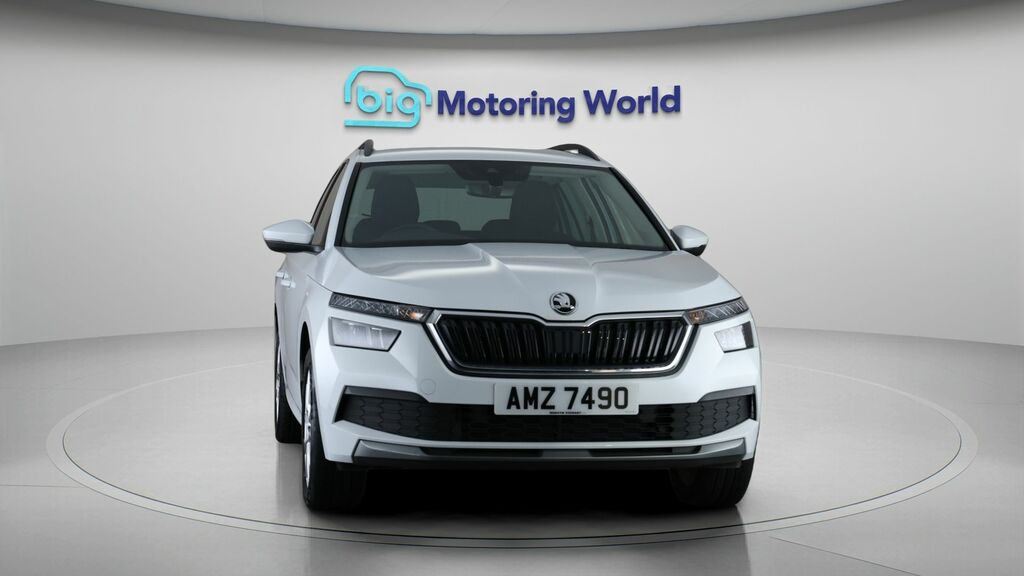 Skoda Kamiq Se Drive AMZ7490 White #2