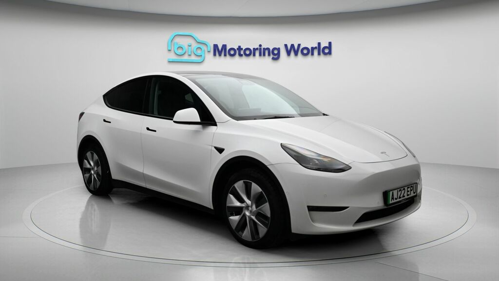 Tesla Model Y Long Range AJ22EPU White
