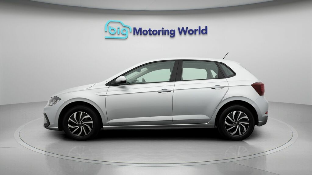 Volkswagen Polo Life Silver #4
