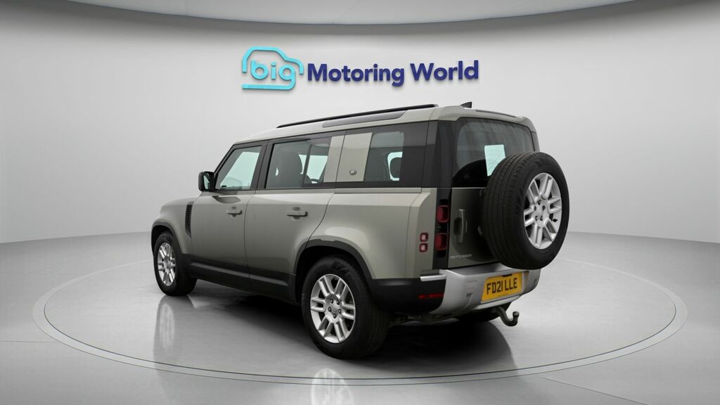 Land Rover Defender 110 S Green #5