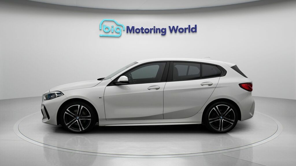 BMW 1 Series M Sport MV22BKN White #4