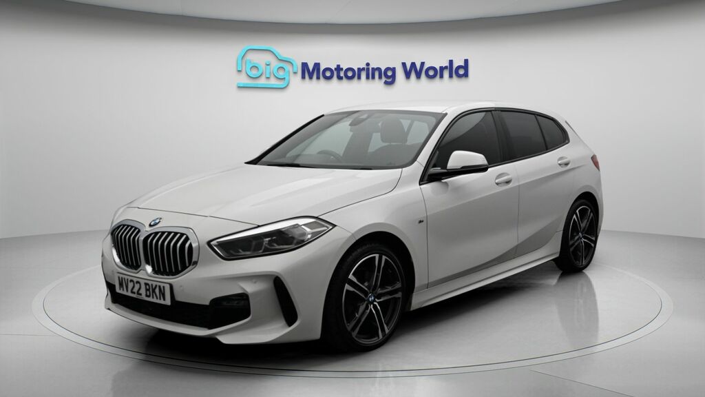 BMW 1 Series M Sport MV22BKN White #3