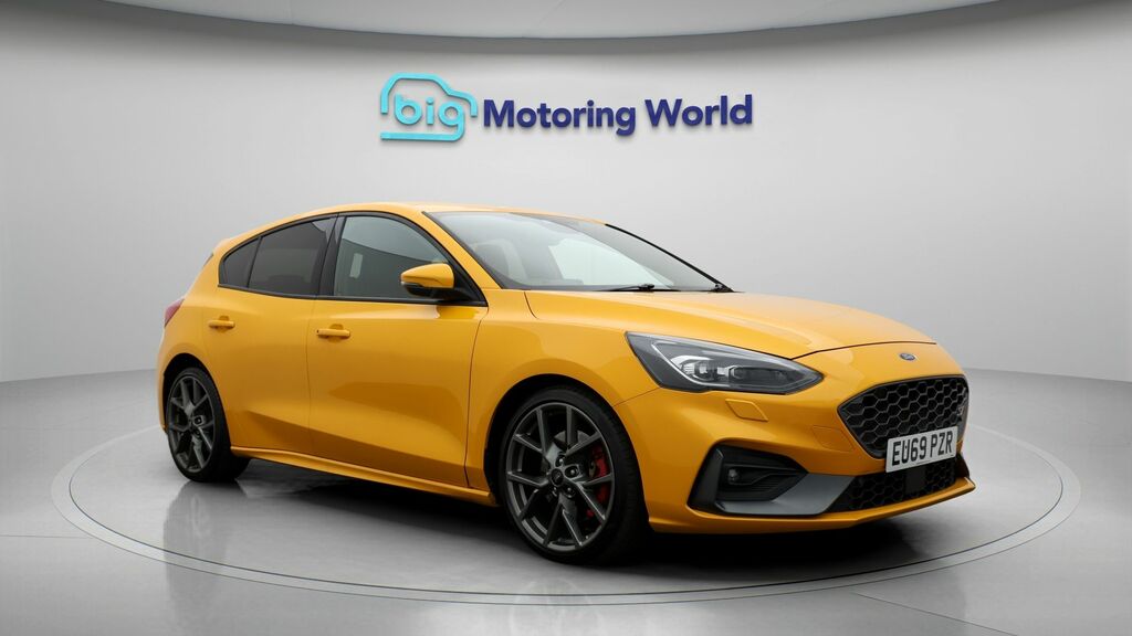 Ford Focus St Orange