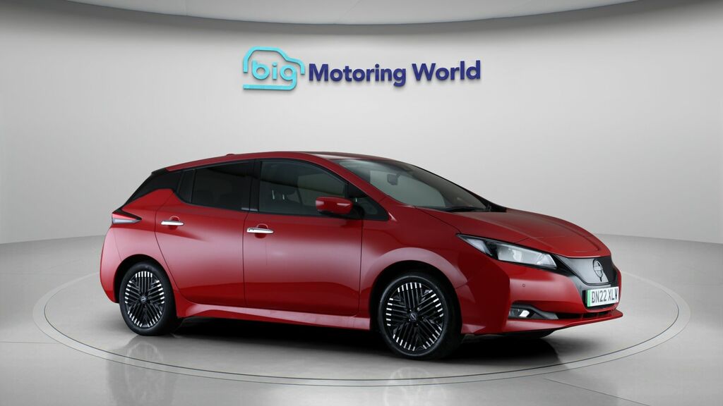 Nissan Leaf N-connecta Red