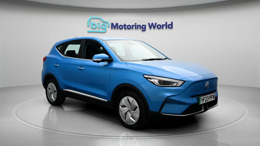 MG ZS Se Long Range Blue