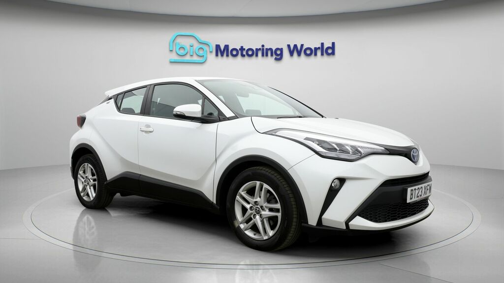 Toyota C-Hr Icon White