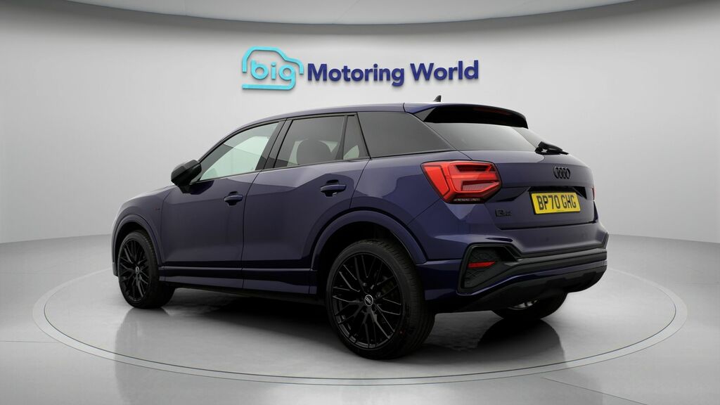 Audi Q2 Black Edition BP70GHG Blue #5