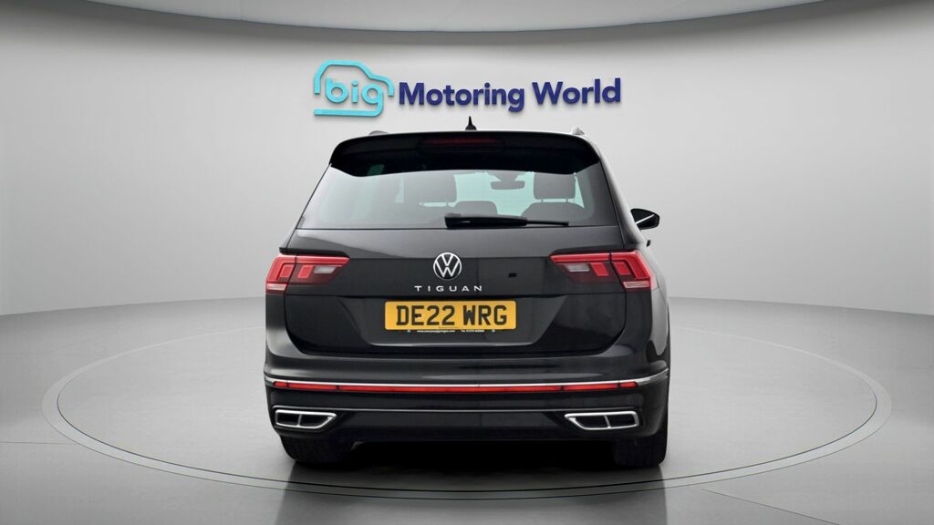 Volkswagen Tiguan R-line DE22WRG Black #6