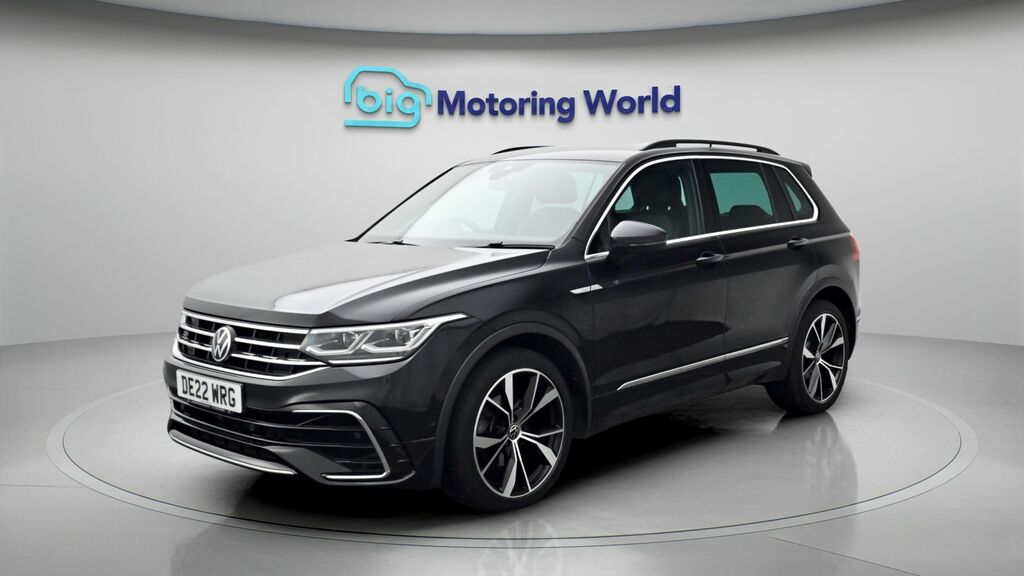 Volkswagen Tiguan R-line DE22WRG Black #3
