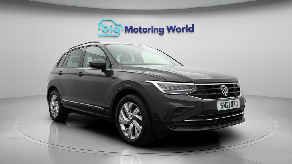 Volkswagen Tiguan Life Grey