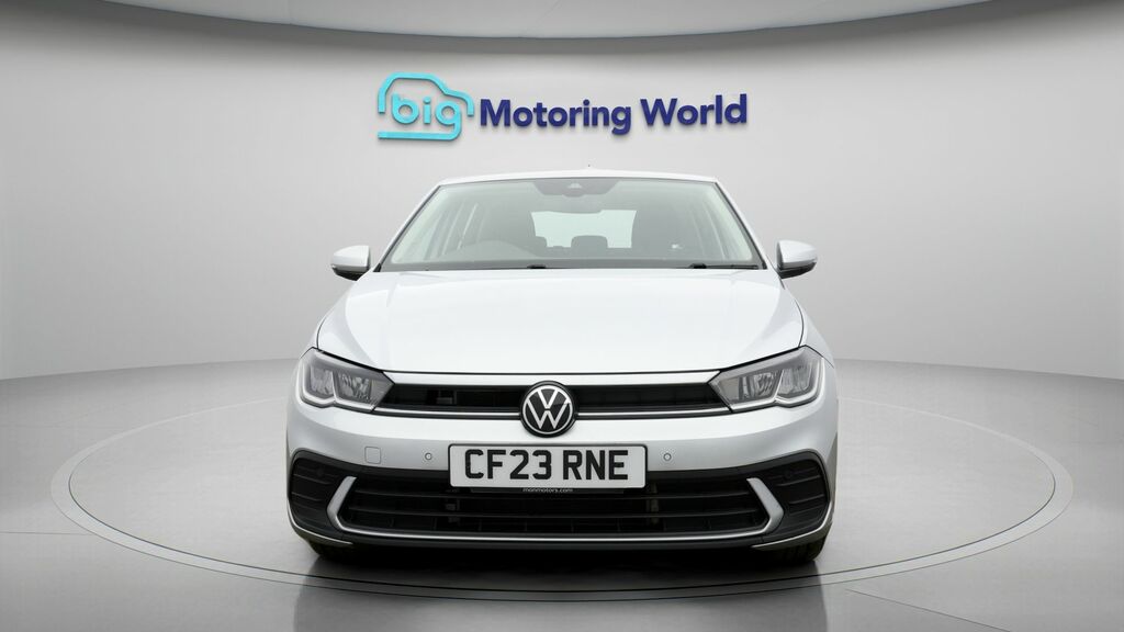 Volkswagen Polo Life Silver #2