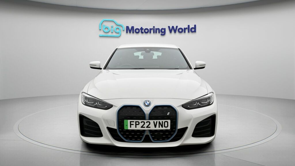 BMW i4 M Sport White #2