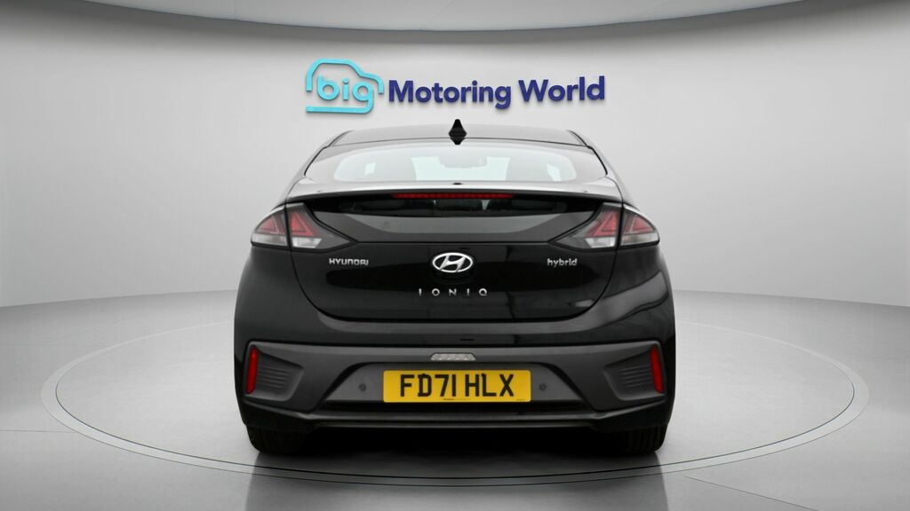 Hyundai Ioniq Premium Black #6