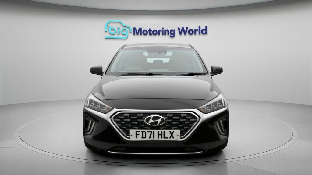 Hyundai Ioniq Premium Black #2