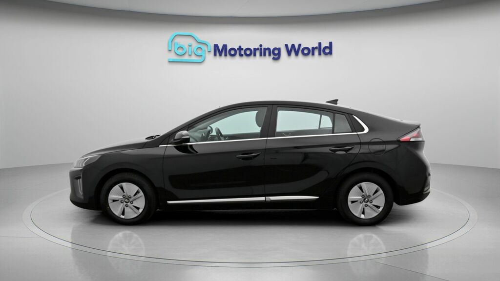 Hyundai Ioniq Premium Black #4