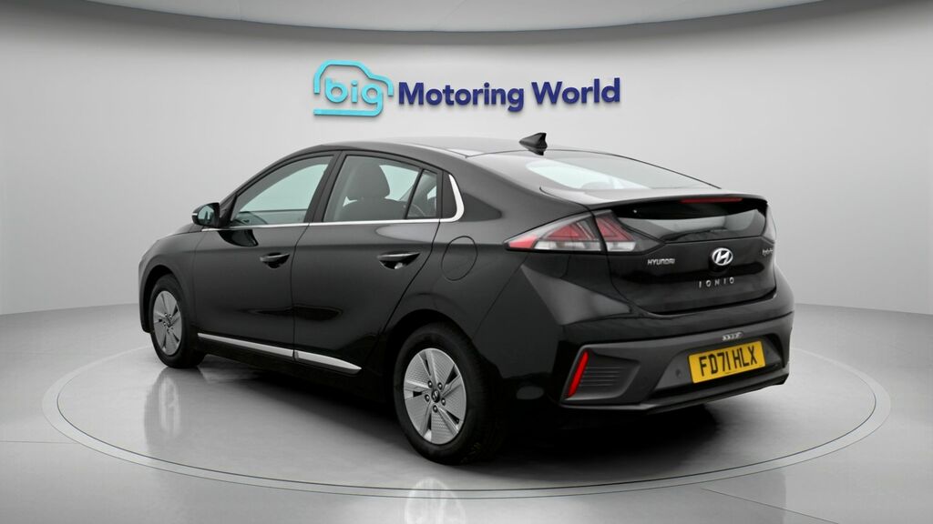 Hyundai Ioniq Premium Black #5