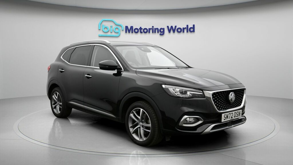 MG HS Exclusive SM72OSN Black