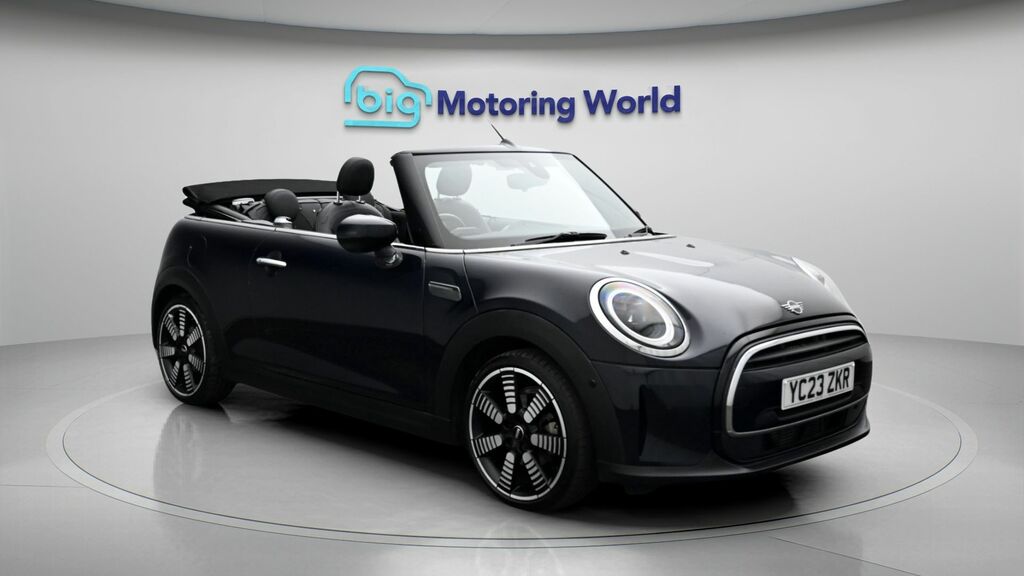 Mini Convertible Cooper Exclusive Black