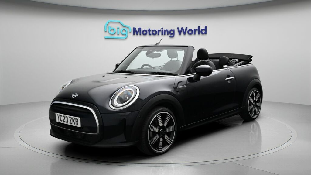Mini Convertible Cooper Exclusive YC23ZKR Black #3