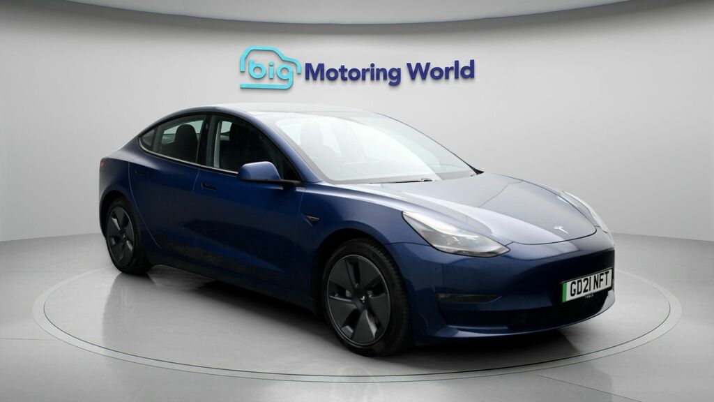 Tesla Model 3 Long Range Blue