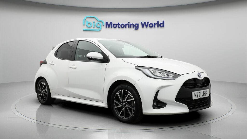 Toyota Yaris Design White