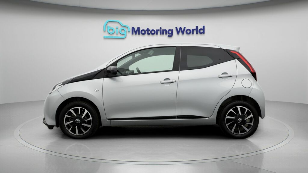 Toyota Aygo X X-trend Silver #4