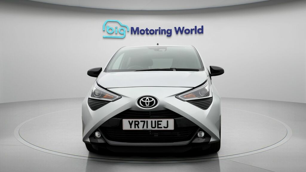 Toyota Aygo X X-trend Silver #2