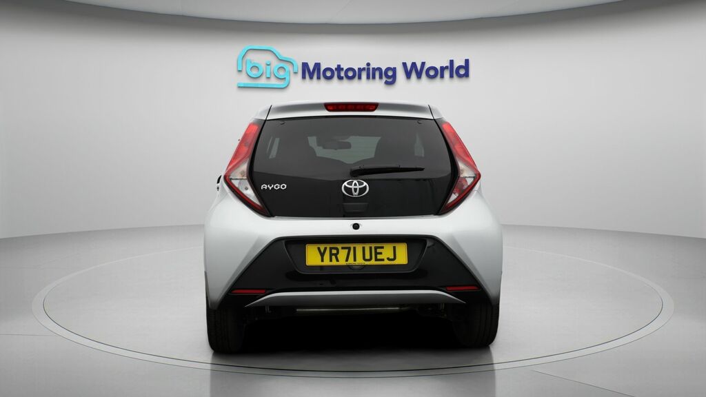 Toyota Aygo X X-trend Silver #6