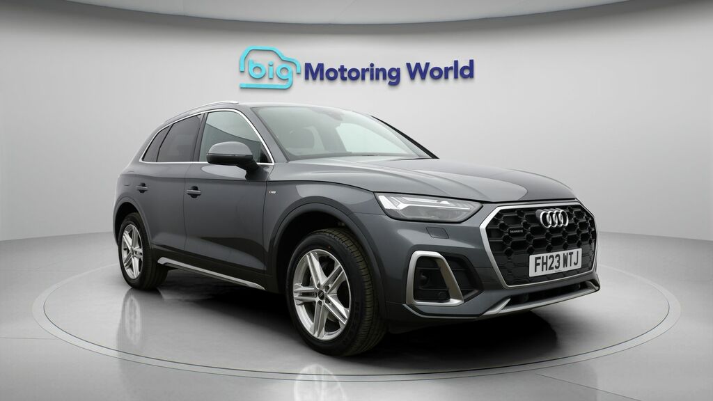 Audi Q5 S Line Grey