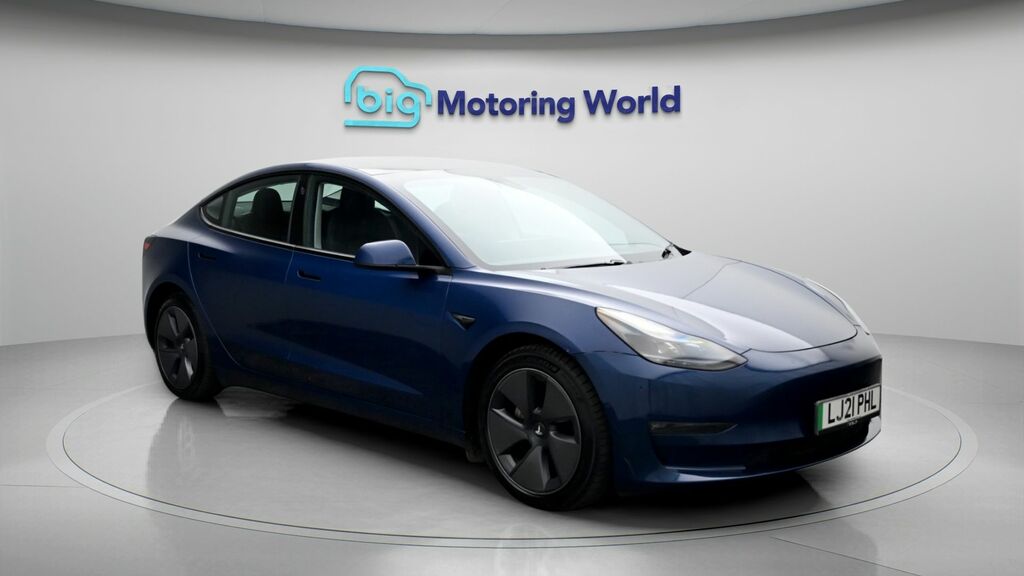 Tesla Model 3 Long Range Blue
