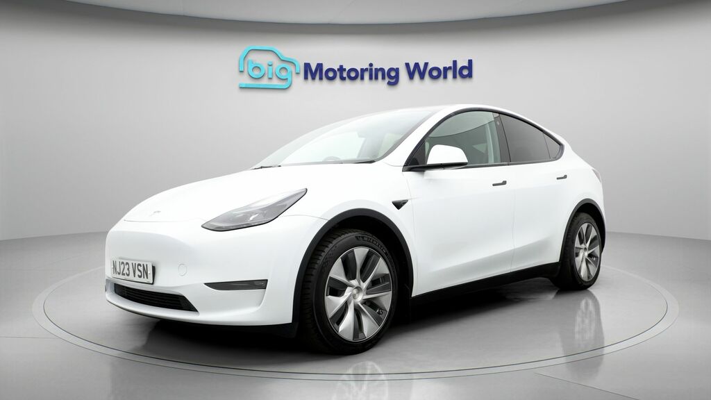 Tesla Model Y Long Range NJ23VSN White #3